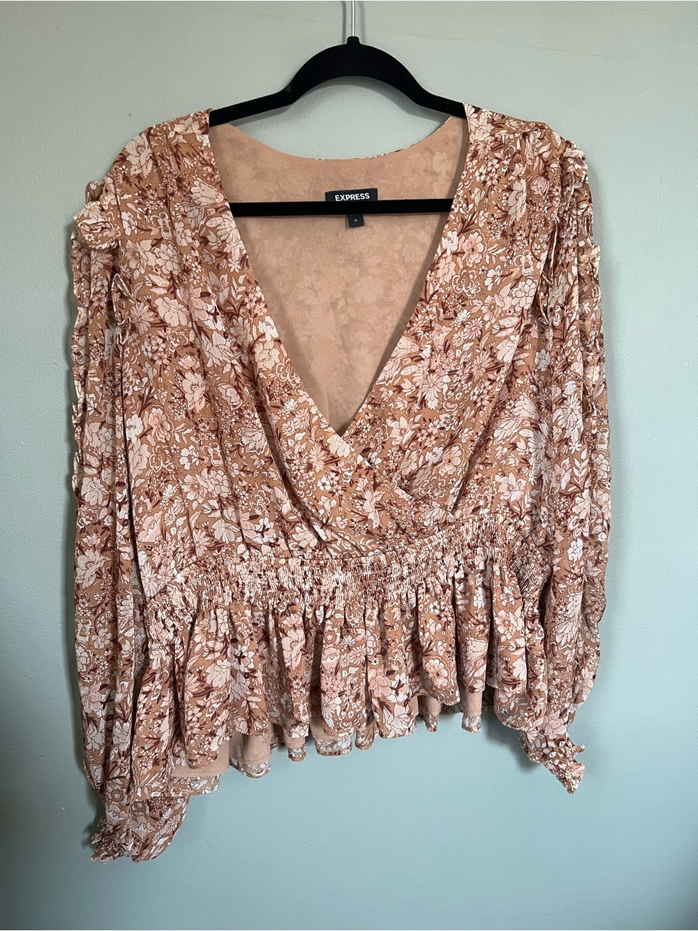 Express Floral Smocked Waist V-Neck Blouse in Warm Tan Floral Print